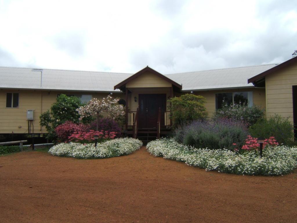 Shambhala Guesthouse Kangaroo Gully Exterior foto