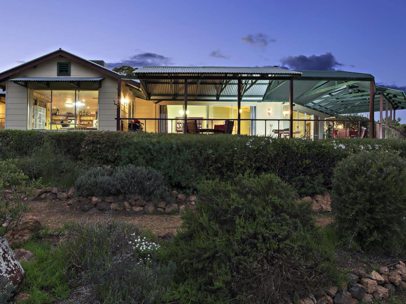 Shambhala Guesthouse Kangaroo Gully Exterior foto